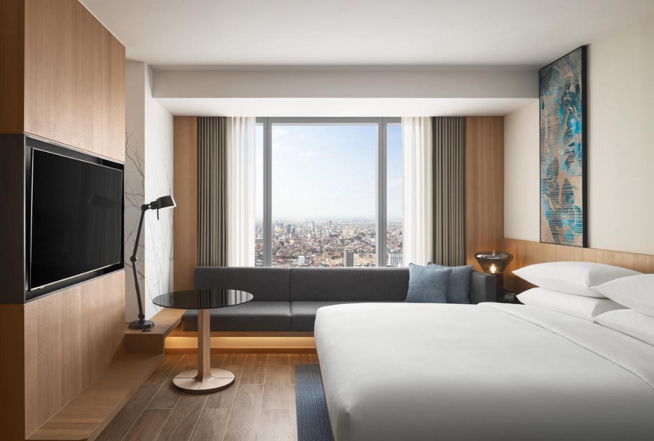 Fairfield By Marriott Phnom Penh Hotell Exteriör bild